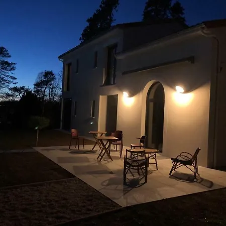 L Esprit Du Clain D Hôtes De Standing Proches Du Futuroscope Golf Et De St Cyr Alojamento de Acomodação e Pequeno-almoço