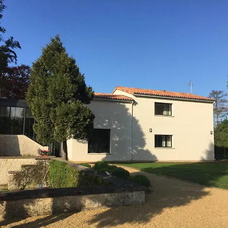 Bed & Breakfast L Esprit Du Clain D Hotes De Standing Proches Du Futuroscope Golf Et De St Cyr Naintre