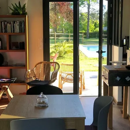 Alojamento de Acomodação e Pequeno-almoço L Esprit Du Clain D Hôtes De Standing Proches Du Futuroscope Golf Et De St Cyr 3*
