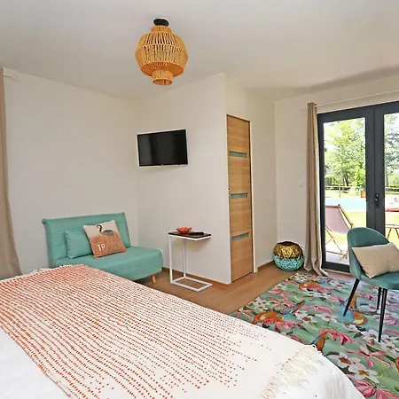 L Esprit Du Clain D Hotes De Standing Proches Du Futuroscope Golf Et De St Cyr 4*