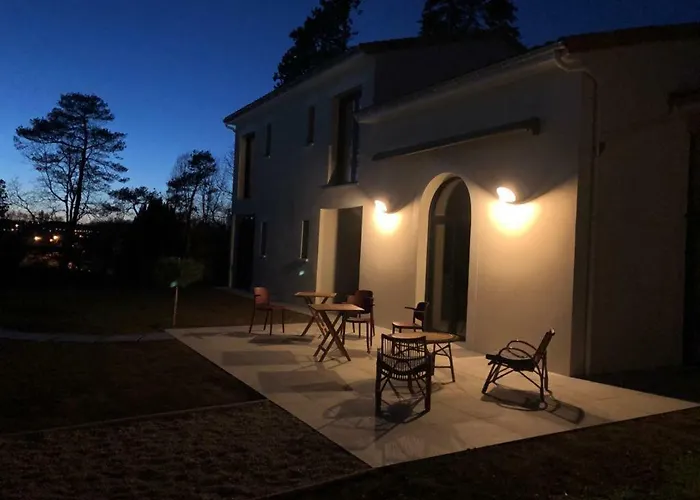 L Esprit Du Clain D Hotes De Standing Proches Du Futuroscope Golf Et De St Cyr Bed and breakfast