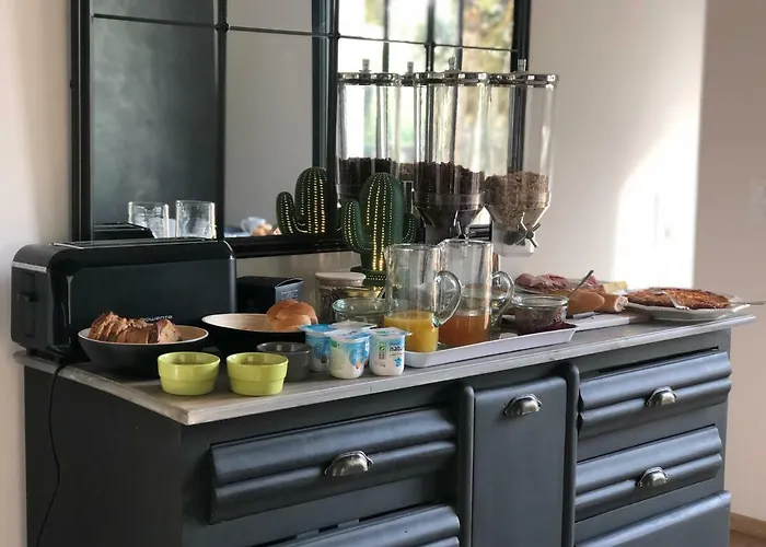 L Esprit Du Clain D Hotes De Standing Proches Du Futuroscope Golf Et De St Cyr Bed and breakfast 4*