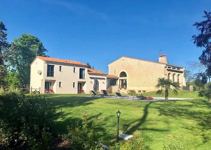 L Esprit Du Clain D Hotes De Standing Proches Du Futuroscope Golf Et De St Cyr