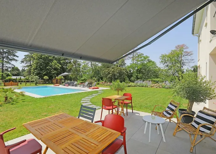 Bed and breakfast L Esprit Du Clain D Hotes De Standing Proches Du Futuroscope Golf Et De St Cyr 4*