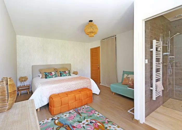 Bed and breakfast L Esprit Du Clain D Hotes De Standing Proches Du Futuroscope Golf Et De St Cyr 4*