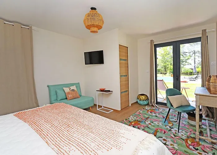 L Esprit Du Clain D Hotes De Standing Proches Du Futuroscope Golf Et De St Cyr 4*