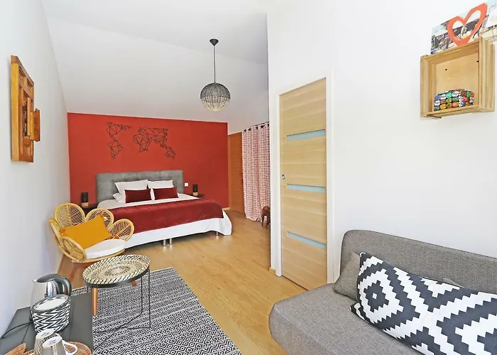 L Esprit Du Clain D Hotes De Standing Proches Du Futuroscope Golf Et De St Cyr Bed and breakfast Naintre